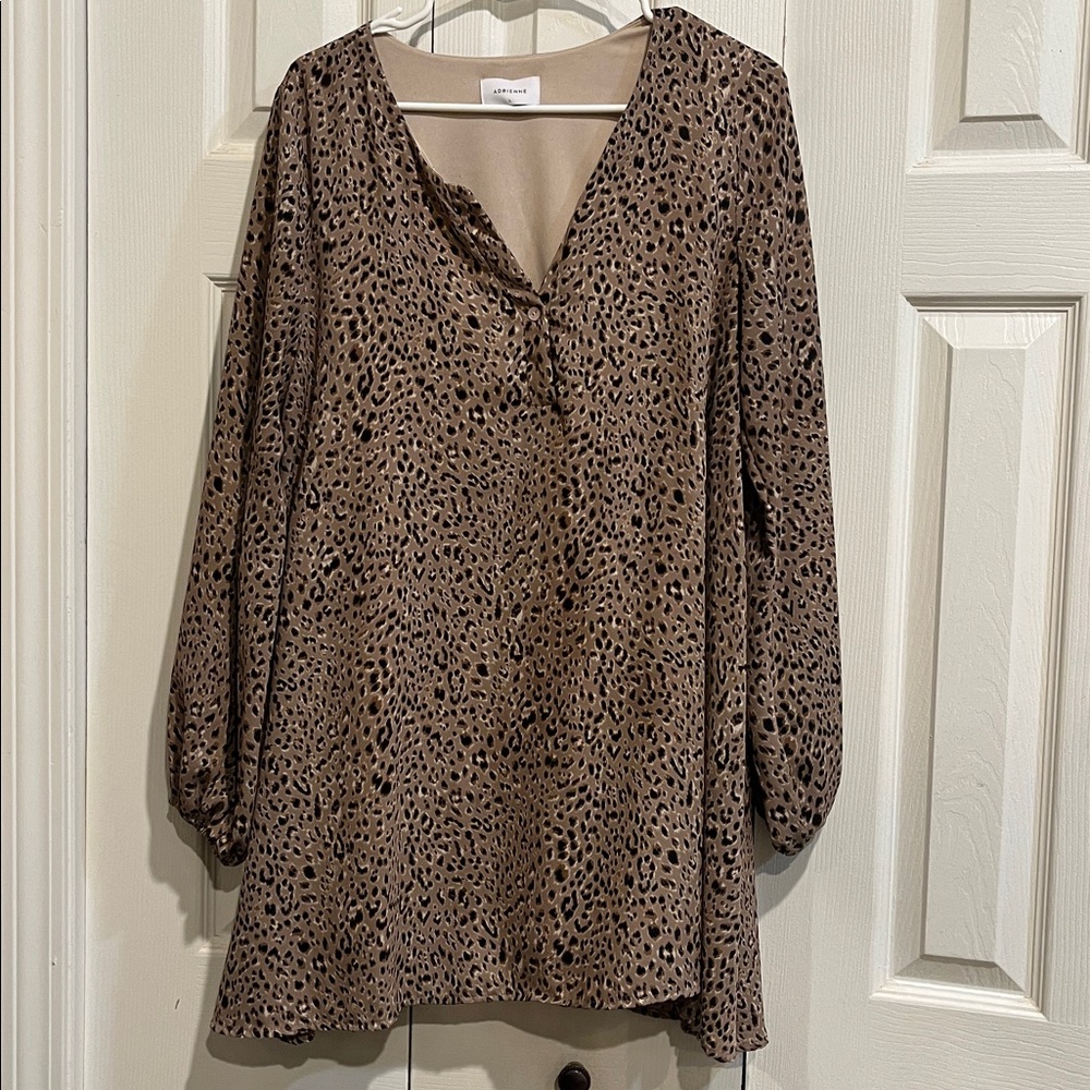 Adrienne brand leopard print dress/tunic. Size Large.